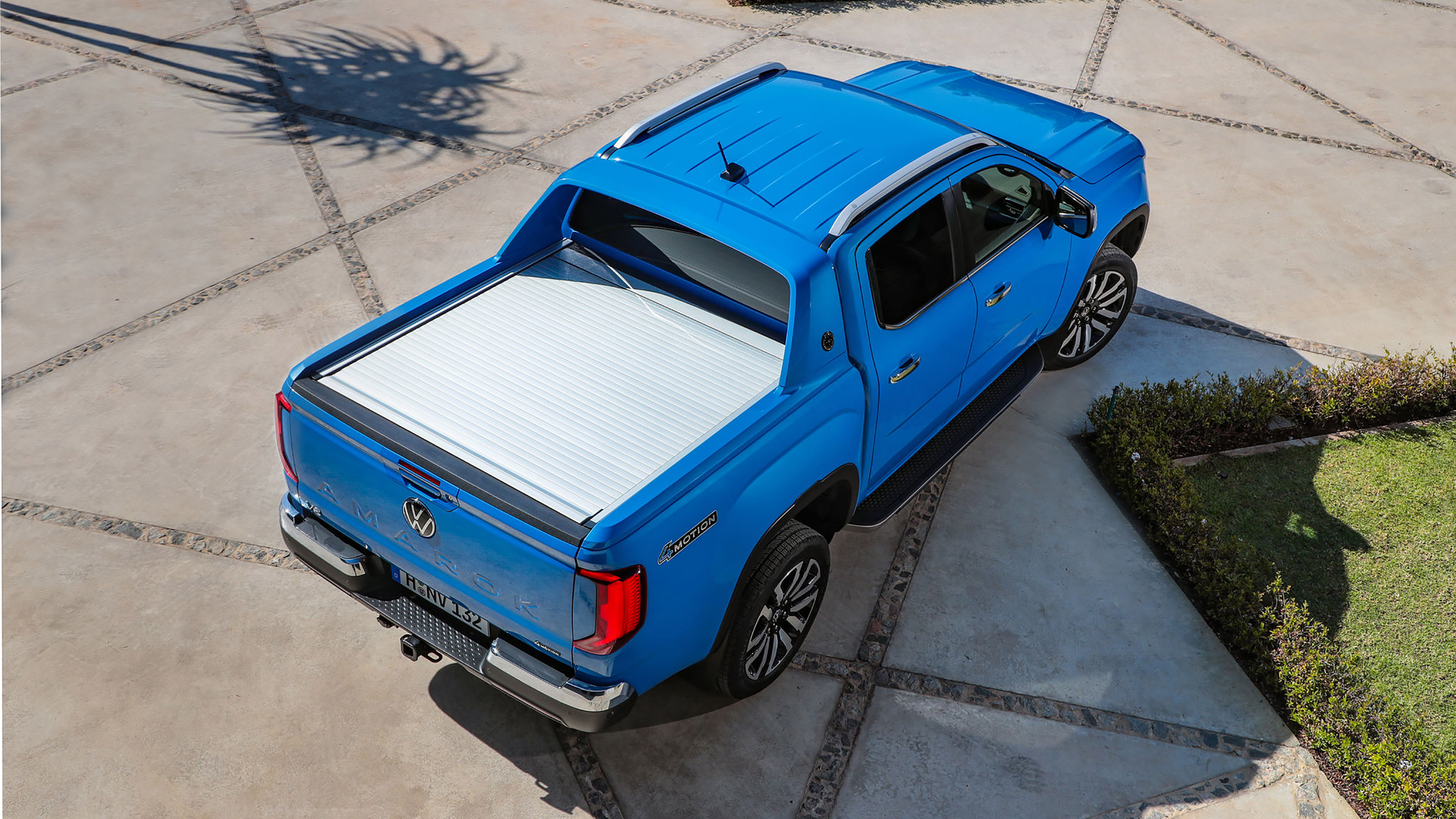 Volkswagen Amarok - above