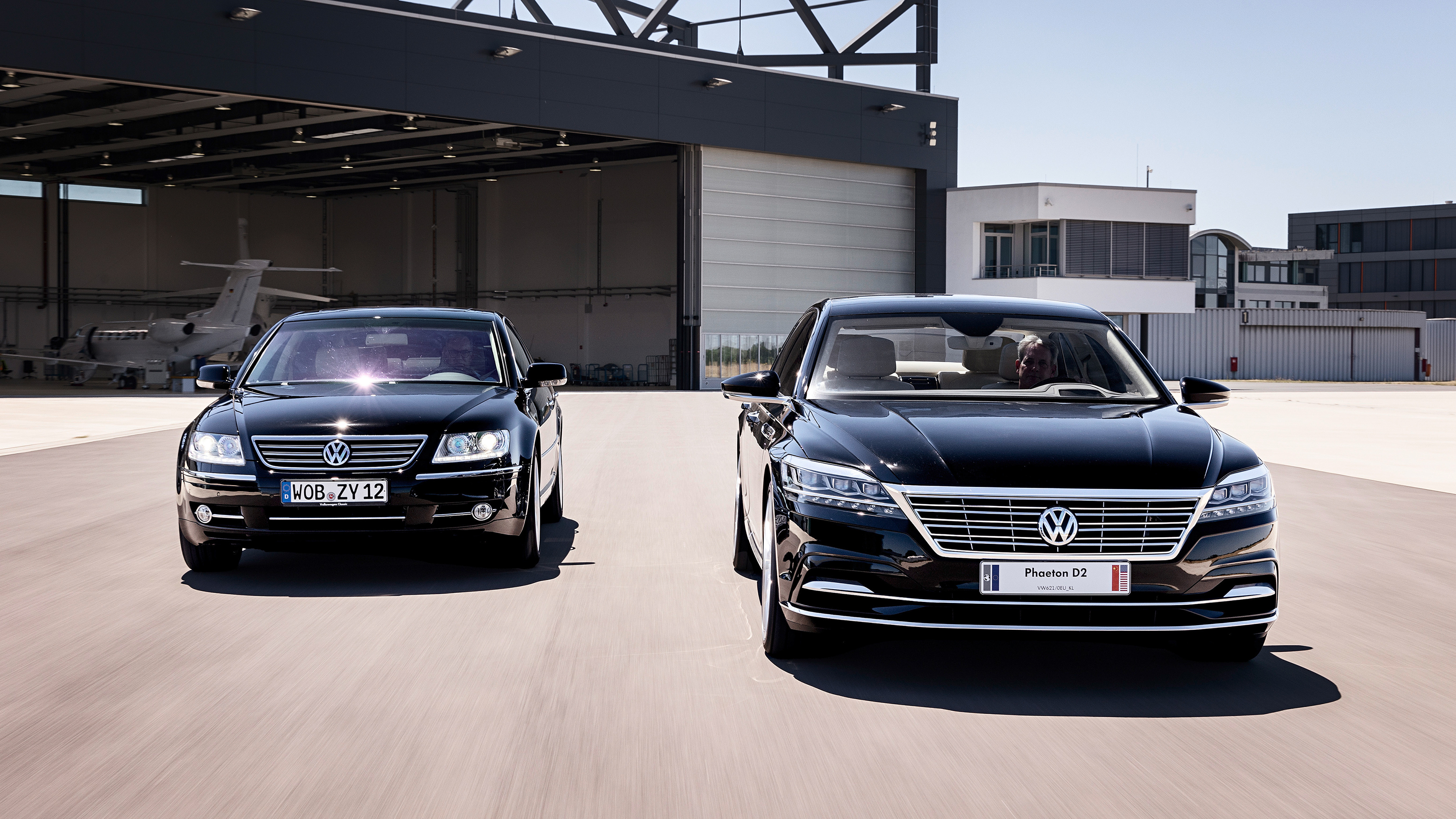 VW Phaeton successor - old and new models side-by-side