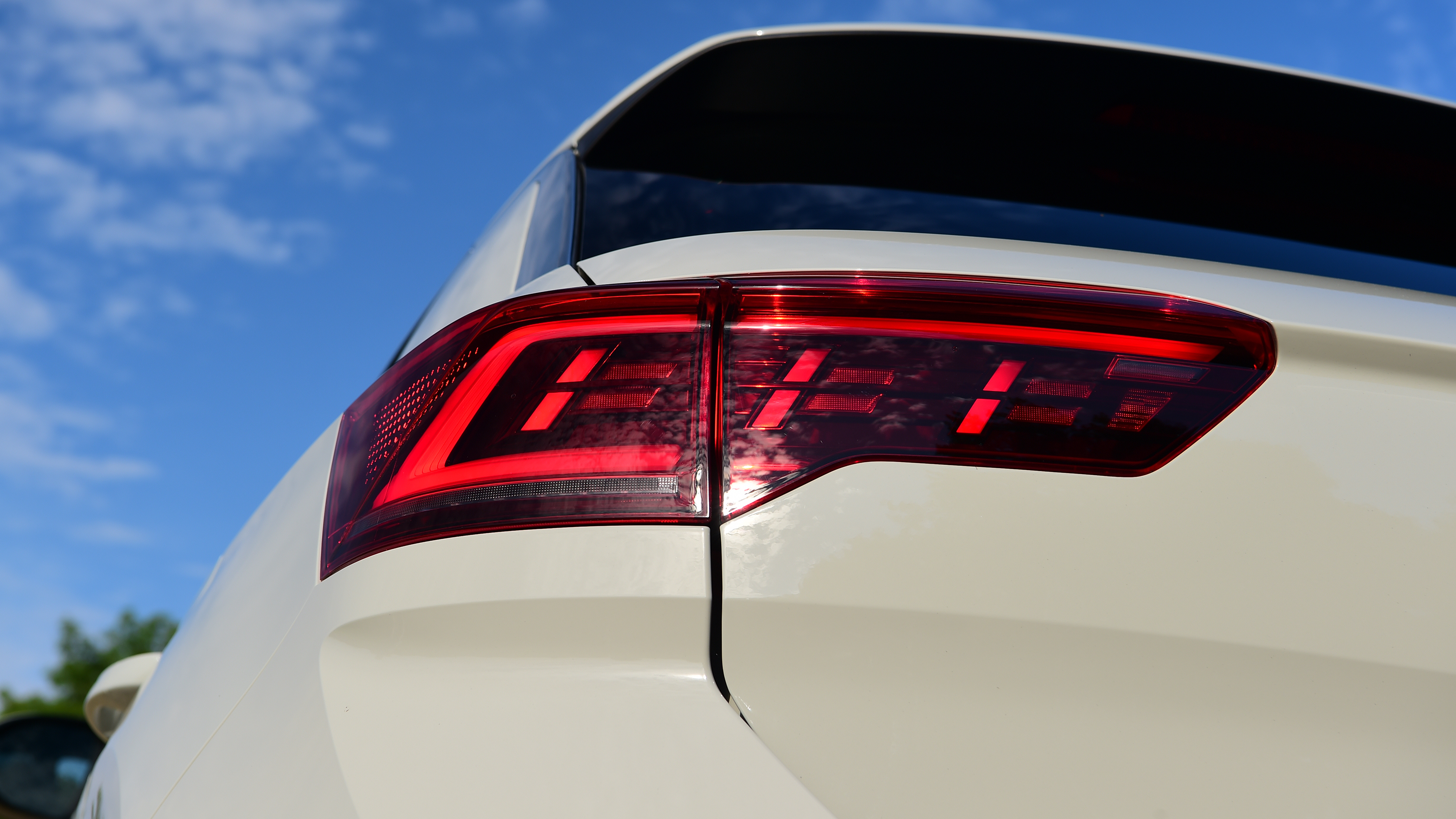 Volkswagen T-Roc R line - taillight