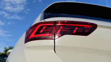 Volkswagen T-Roc R line - taillight