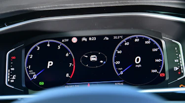 Volkswagen T-Roc R line - dial screen