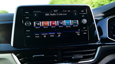 Volkswagen T-Roc R line - infotainment screen