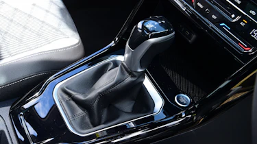 Volkswagen T-Roc R line - gear selector