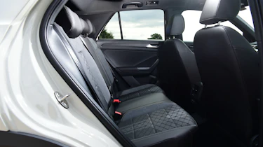 Volkswagen T-Roc R line - rear seats