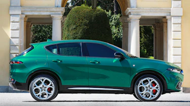 Alfa Romeo Tonale - side