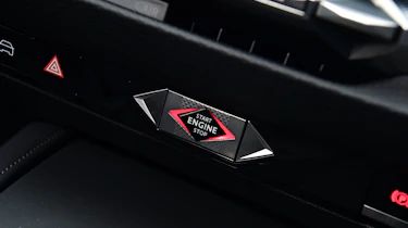 DS 4 - engine start button