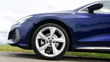 Audi A3 - front n/s wheel