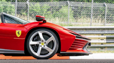 Ferrari Daytona SP3 - front o/s wheel