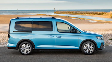 Ford Grand Tourneo Connect - side static