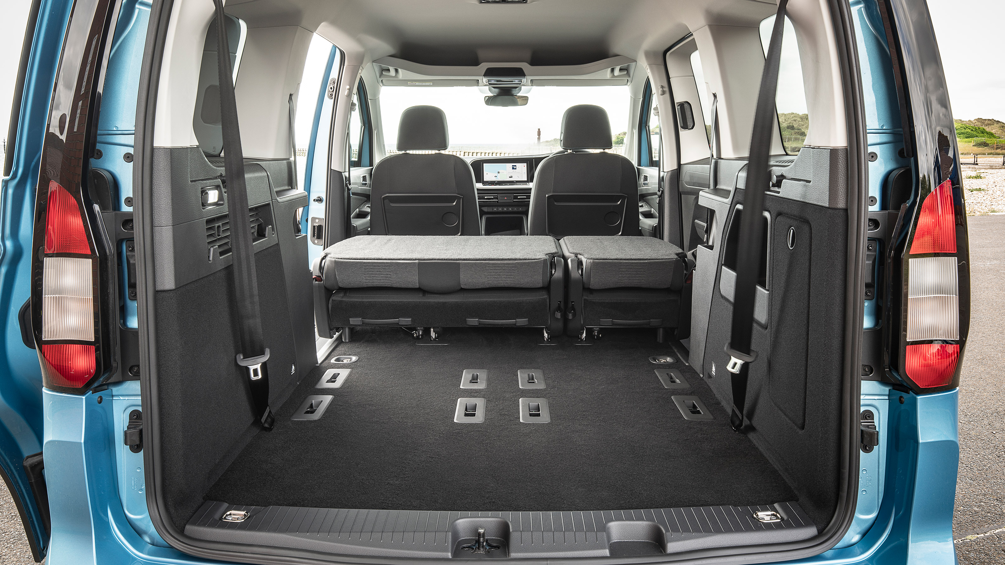 Ford Grand Tourneo Connect - boot config 3