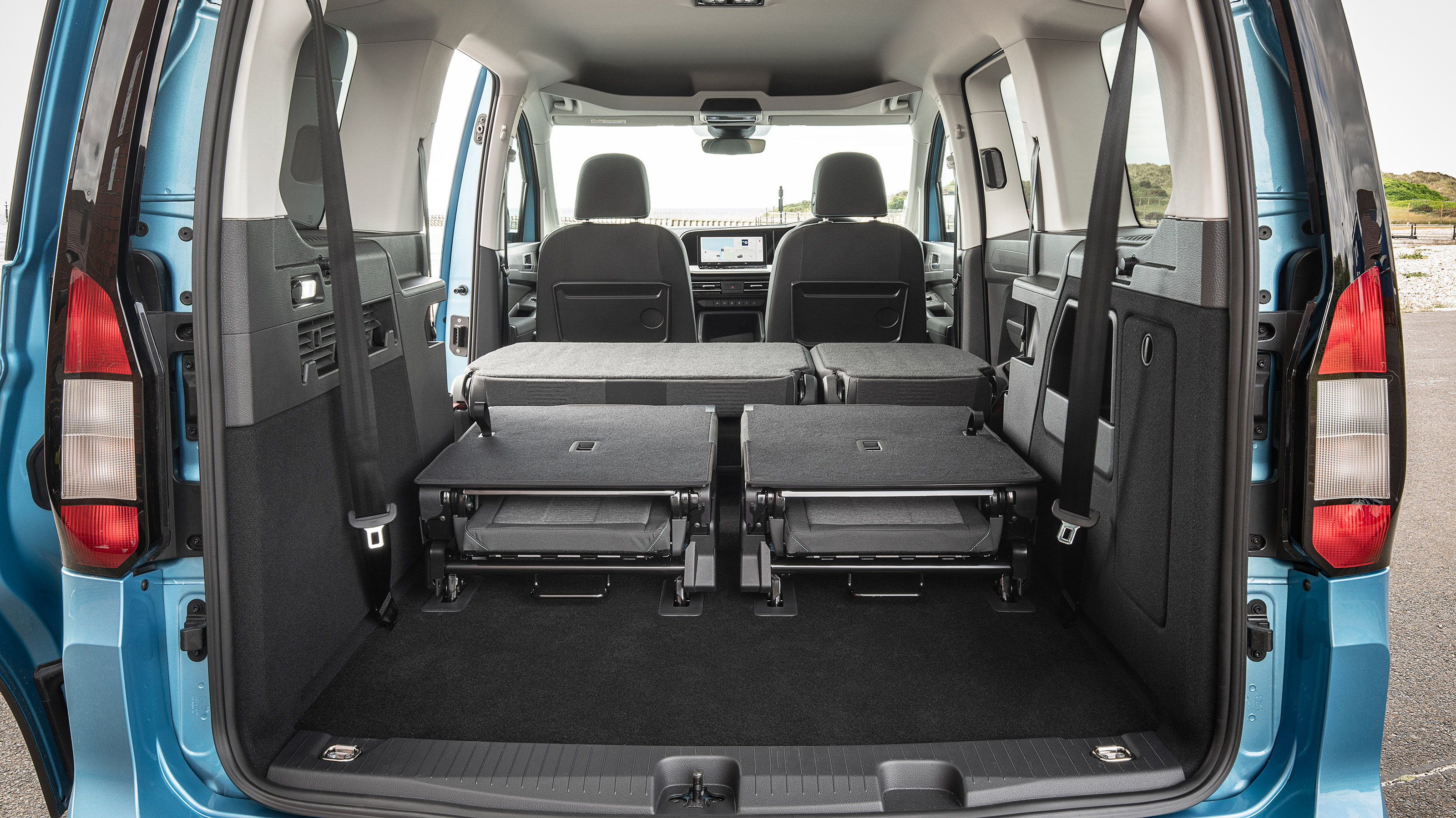 Ford Grand Tourneo Connect - boot config 1
