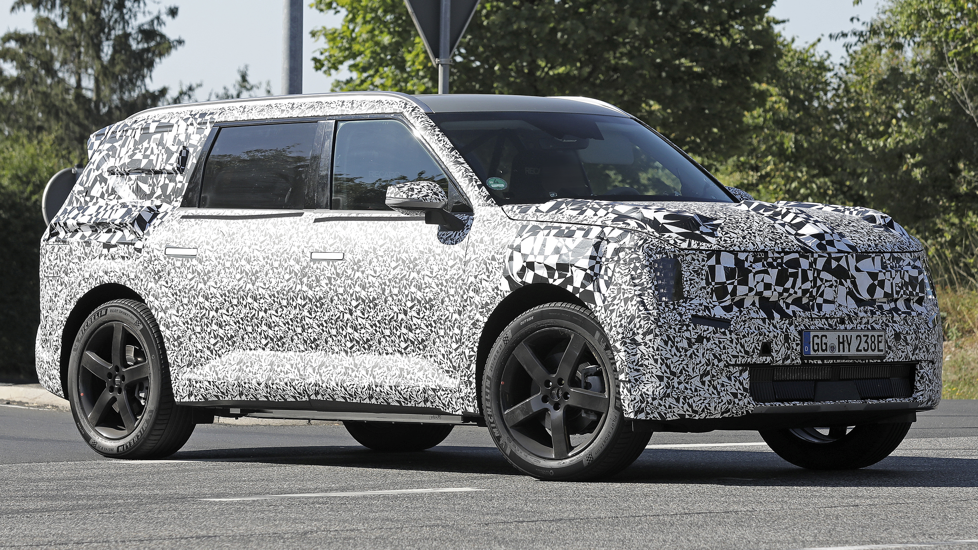 Kia EV9 (camouflaged) - front angled