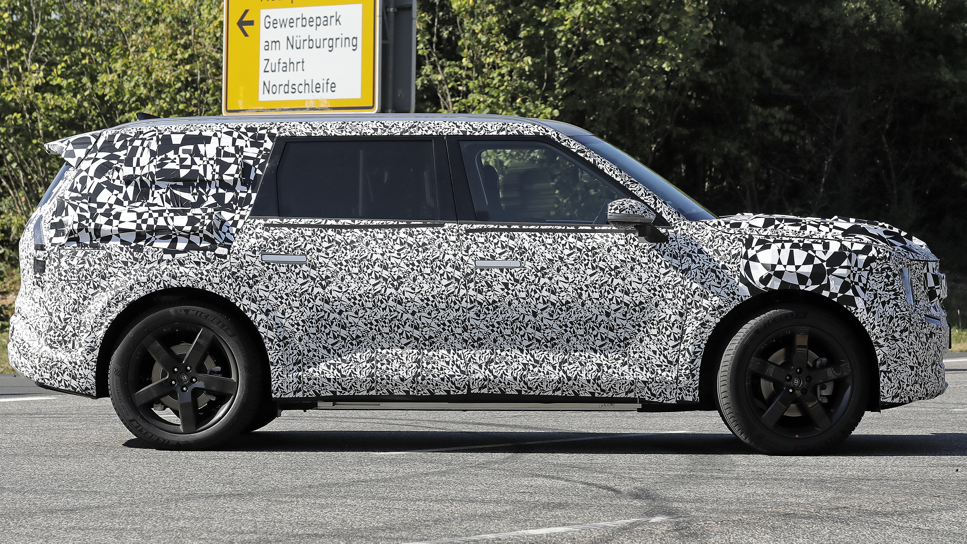 Kia EV9 (camouflaged) - side