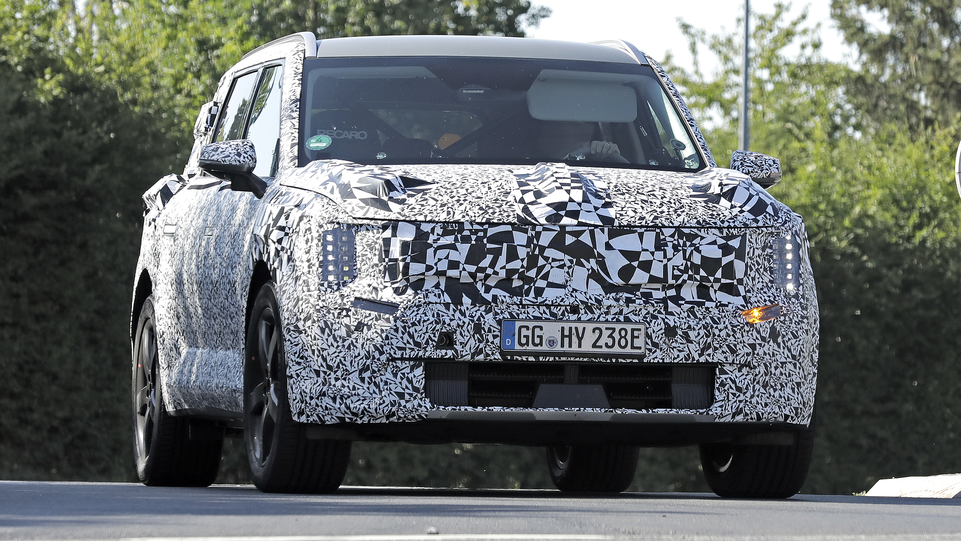 Kia EV9 (camouflaged) - front