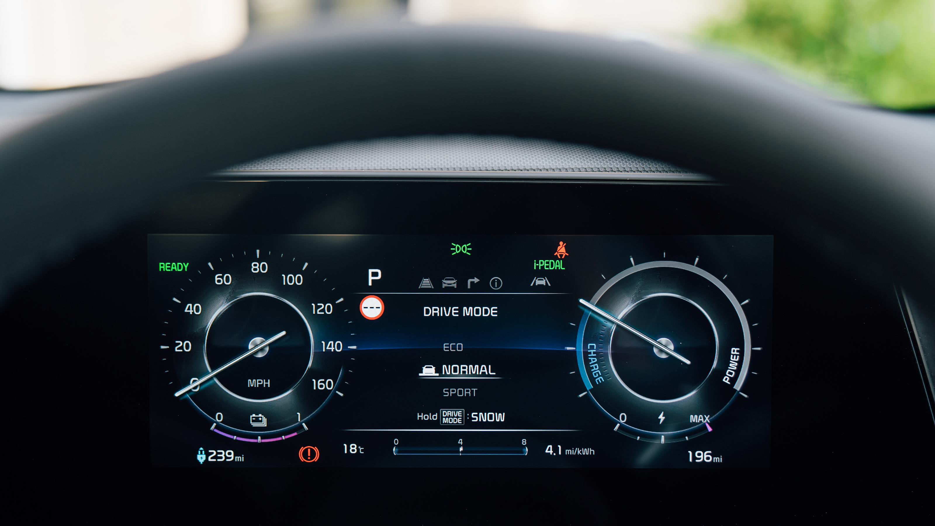 Kia Niro EV - dash screen (black dials)