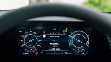 Kia Niro EV - dash screen (black dials)