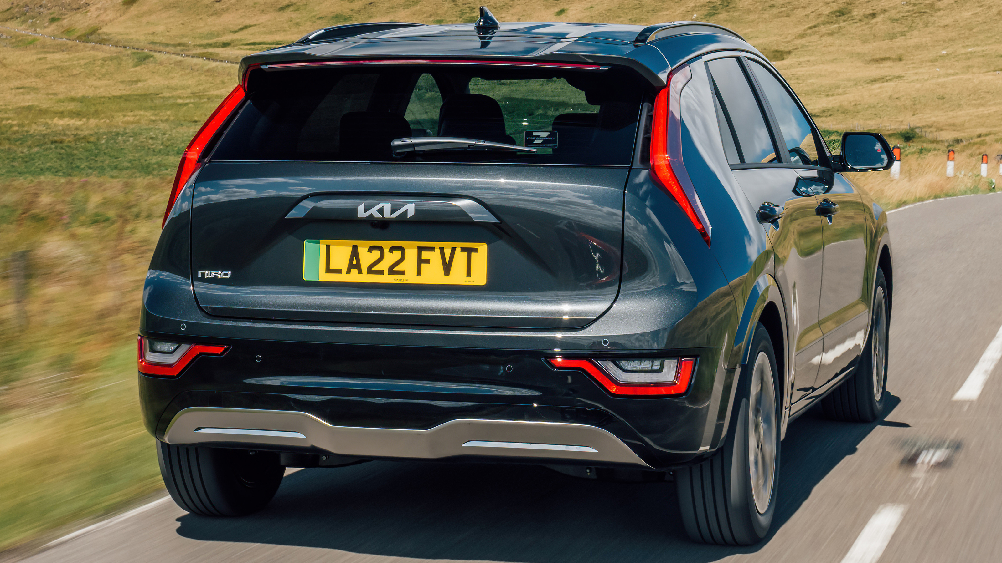 Kia Niro EV - rear tracking