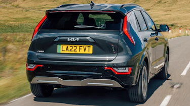 Kia Niro EV - rear tracking