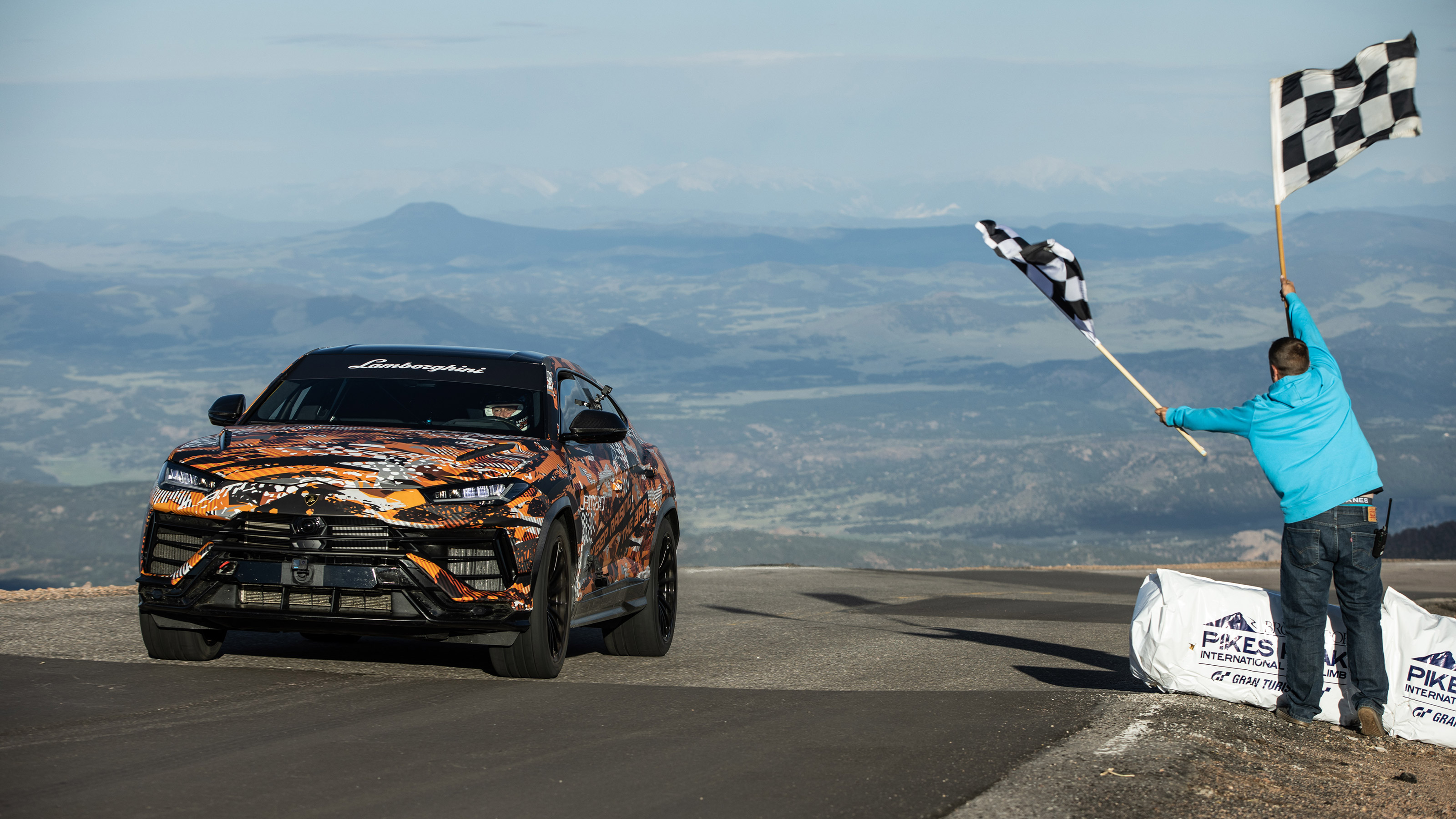 Lamborghini Urus Pikes Peak 7