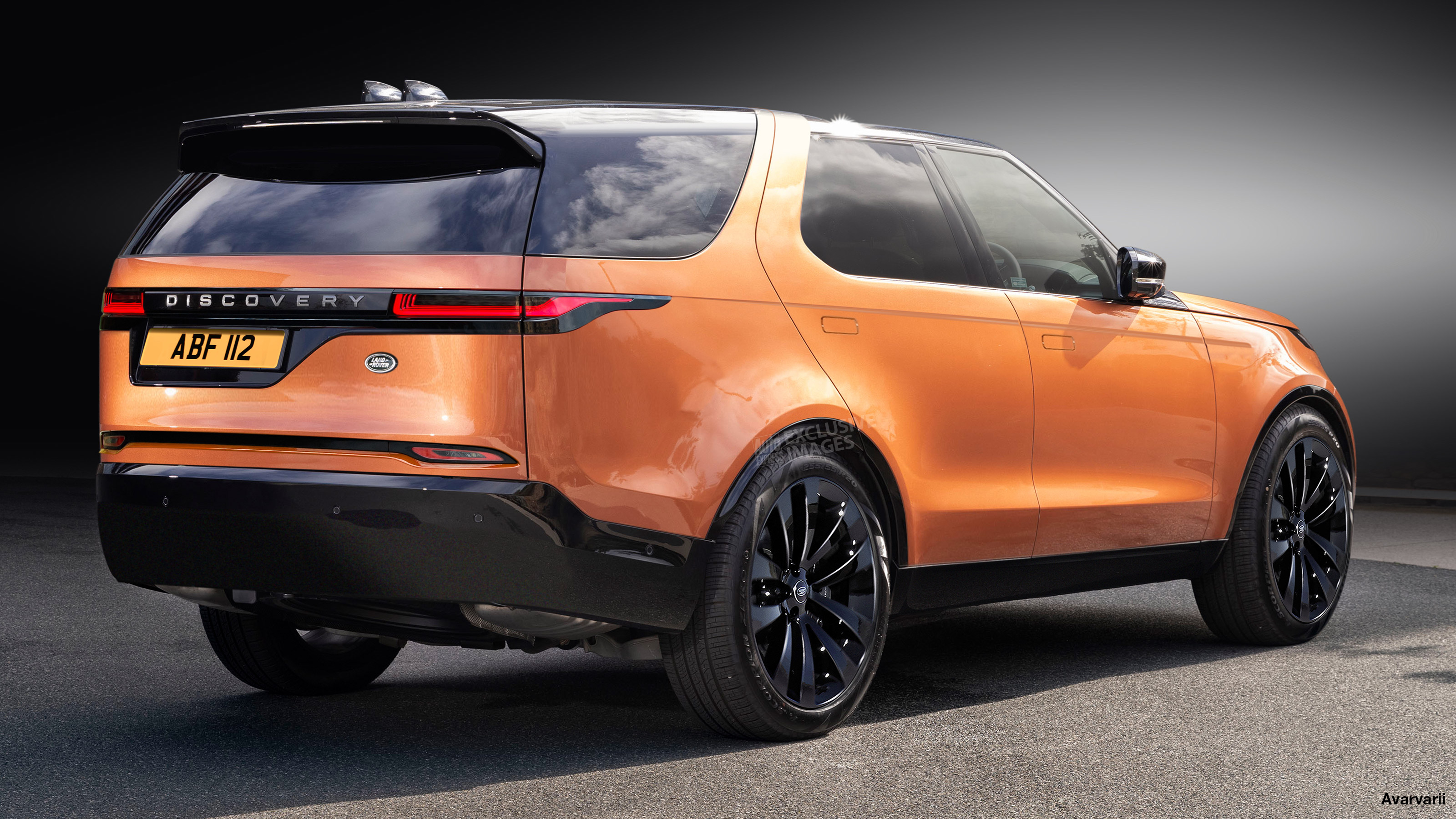Land Rover Discovery - rear (watermarked)