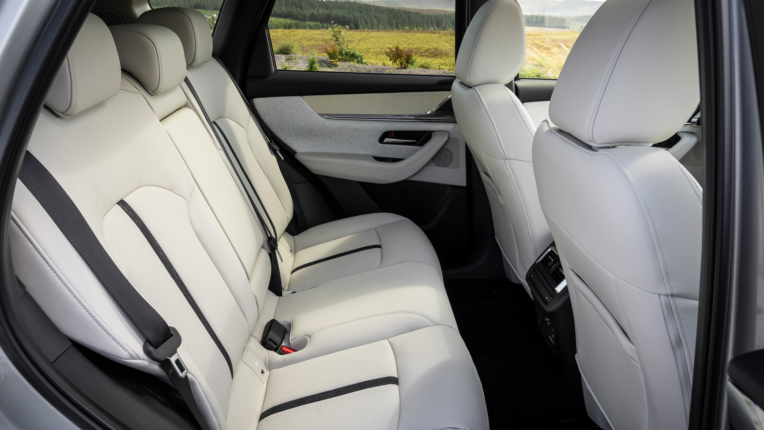 Mazda CX-60 - rear seats