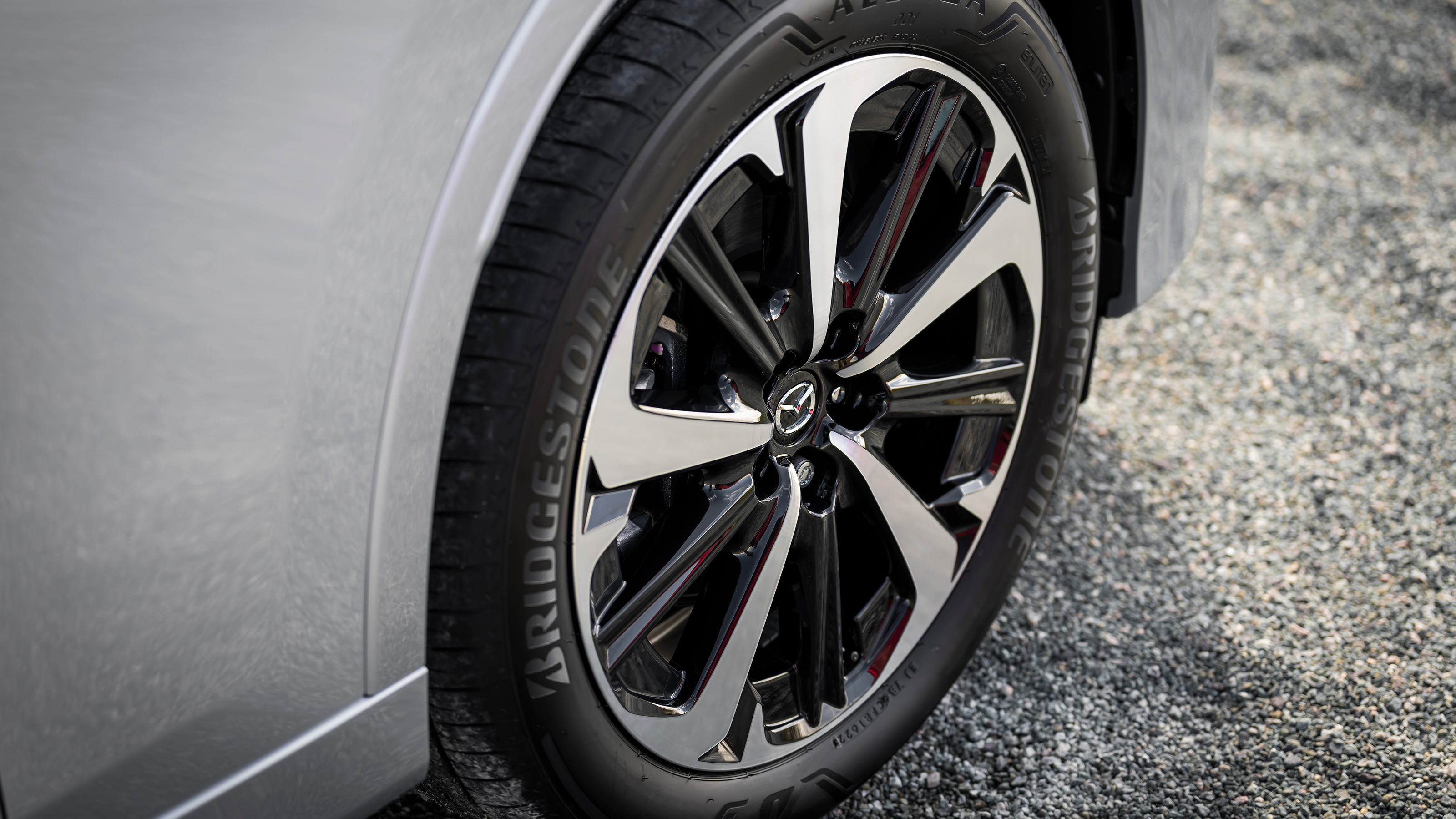 Mazda CX-60 - front o/s wheel