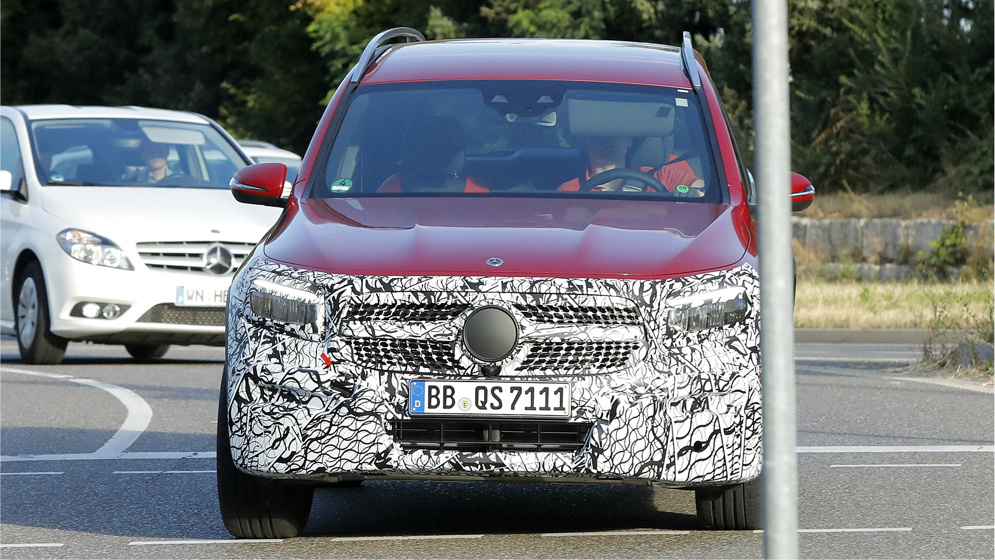 Mercedes GLB Spy - front
