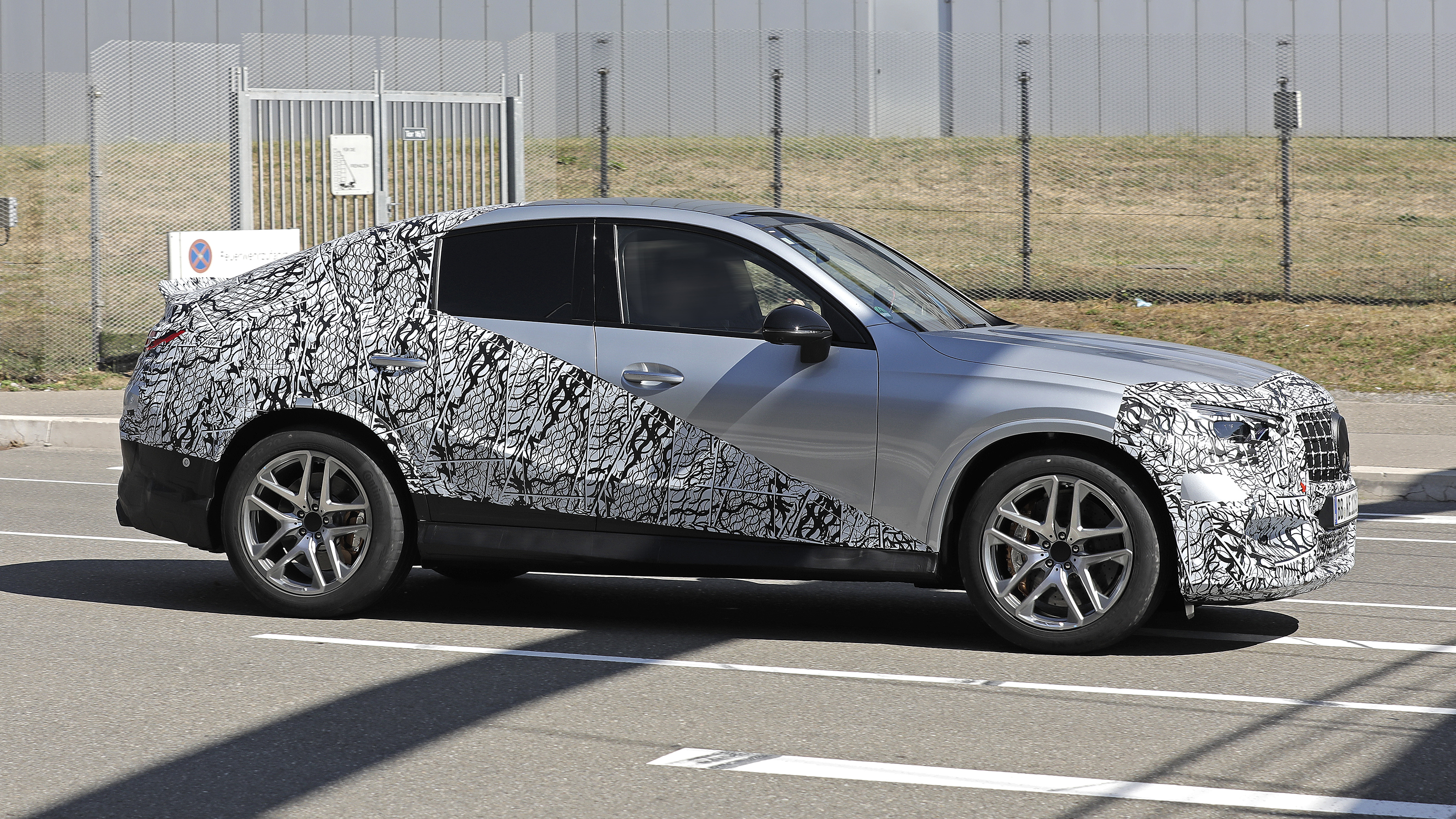 Mercedes-AMG GLC 63 side