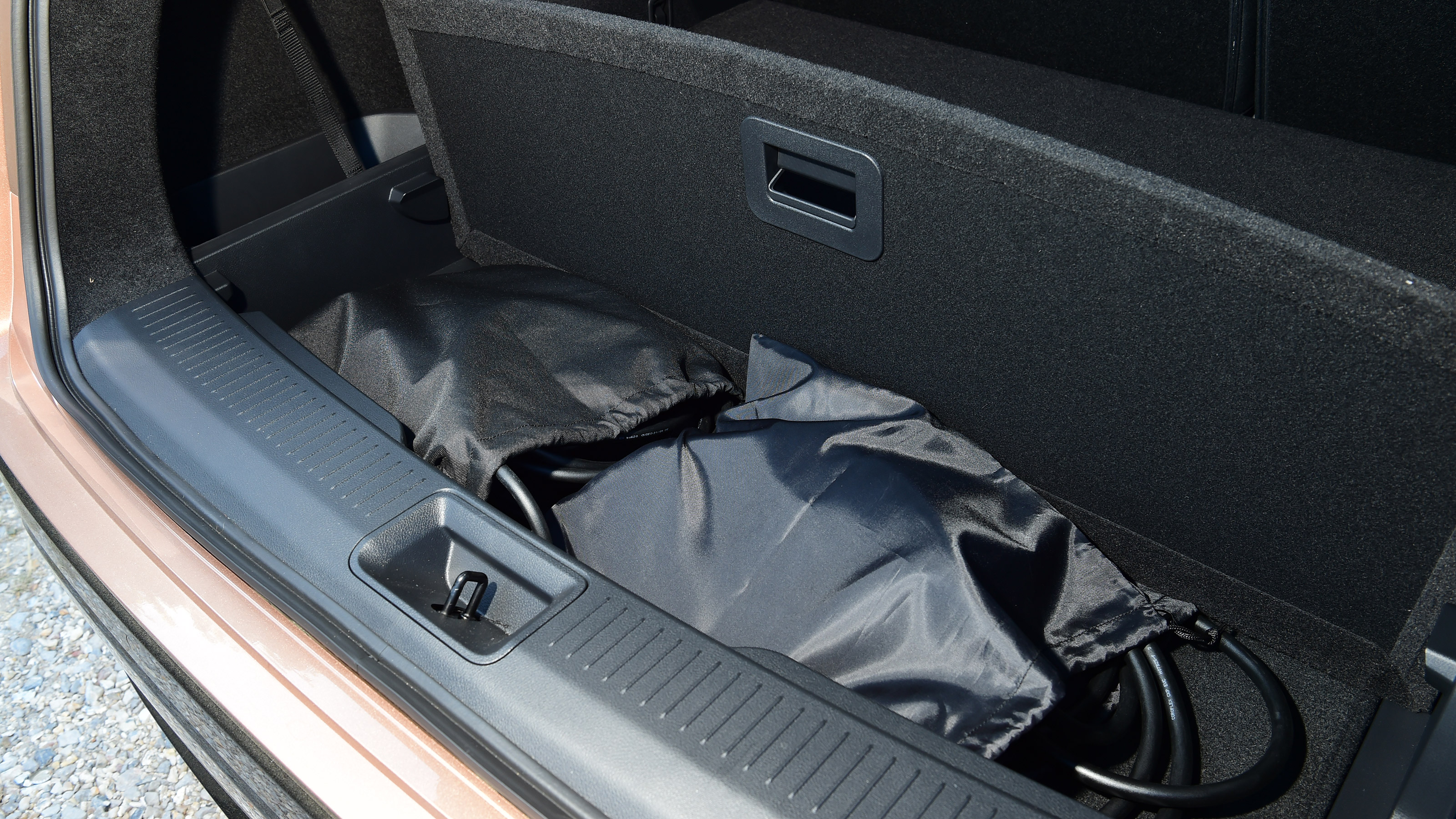 Nissan Ariya - cable storage