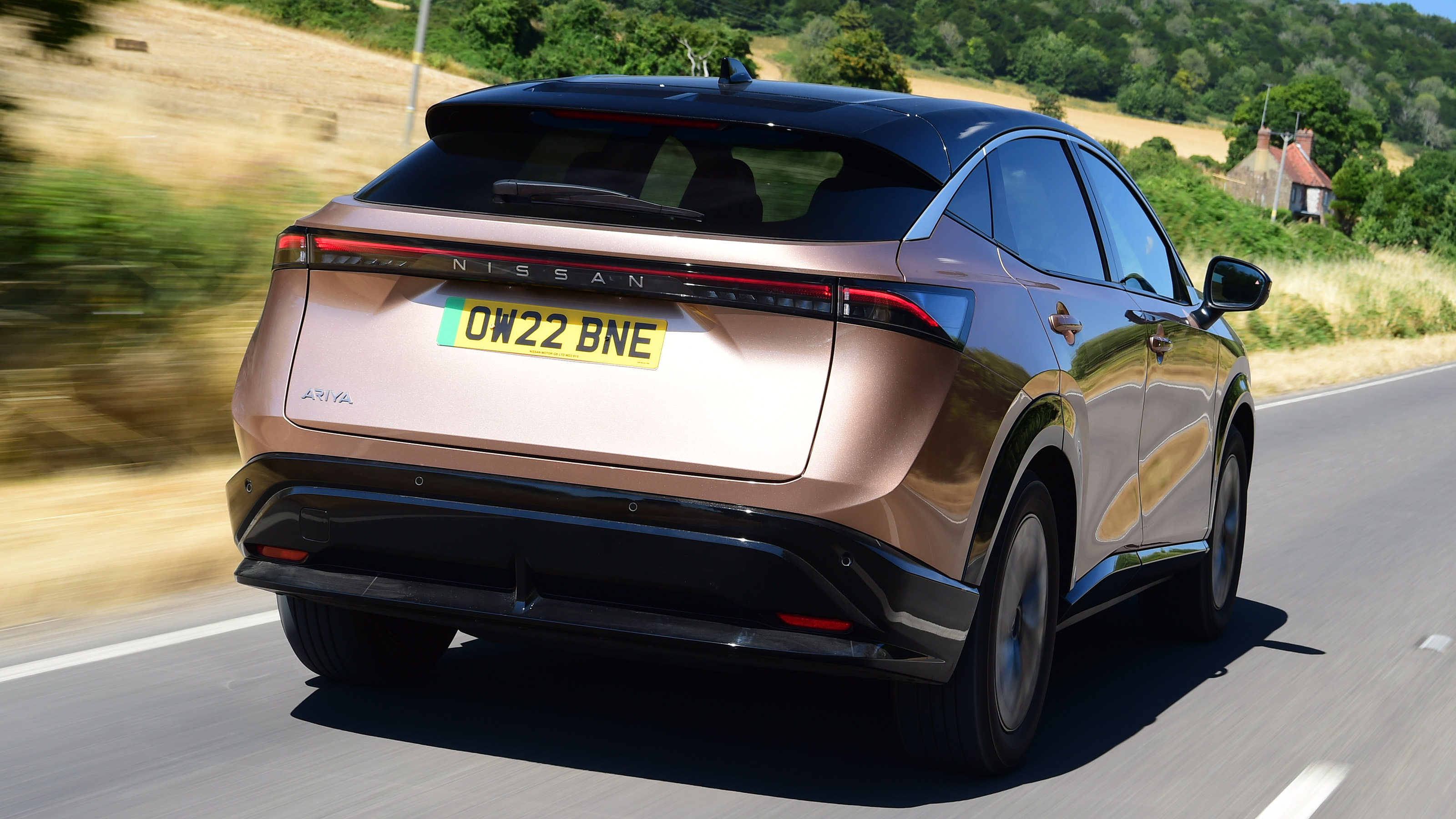 Nissan Ariya - rear tracking