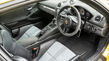 Porsche 718 Cayman GT4 RS - dash