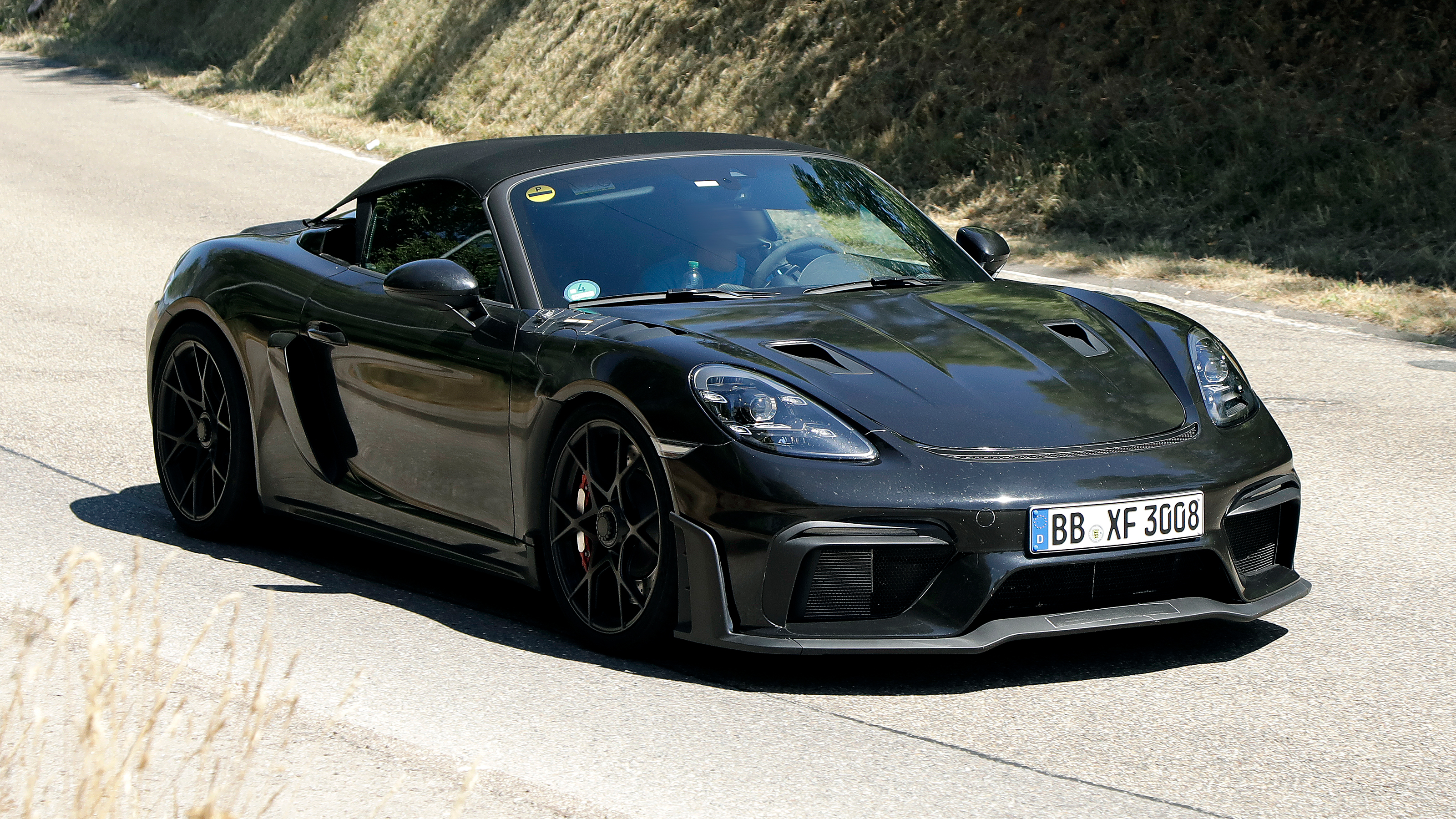 Porsche 718 Spyder RS - front/right