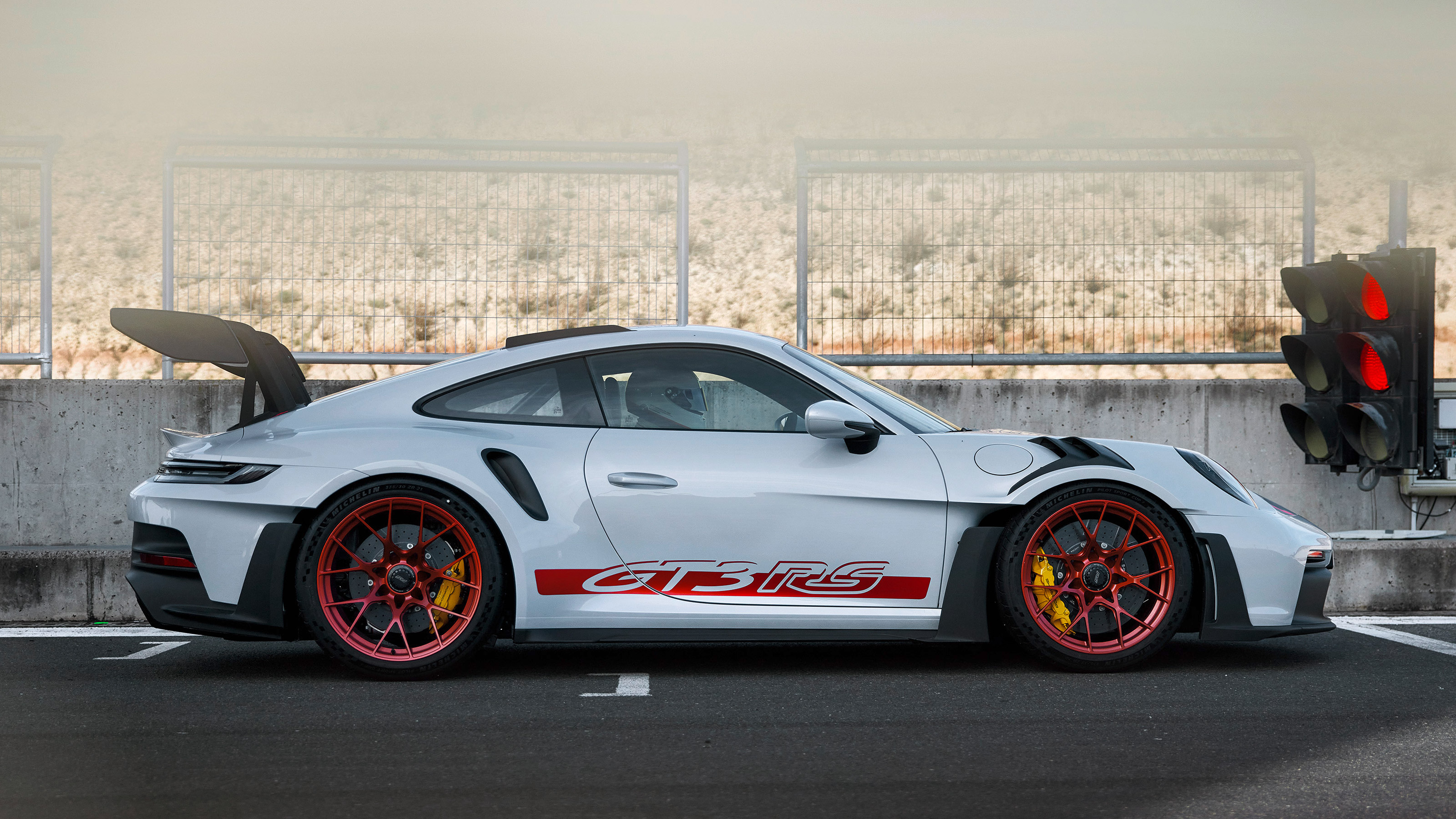 Porsche 911 GT3 RS - side static
