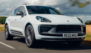 Porsche Macan T - front tracking