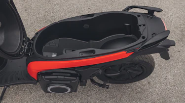 SEAT Mo - storage