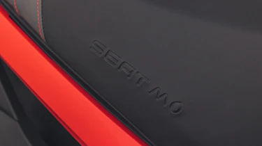 SEAT Mo - seat detail