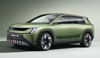 Skoda Vision 7S - front studio