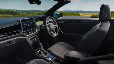 Volkswagen T-Roc Cabriolet - dash