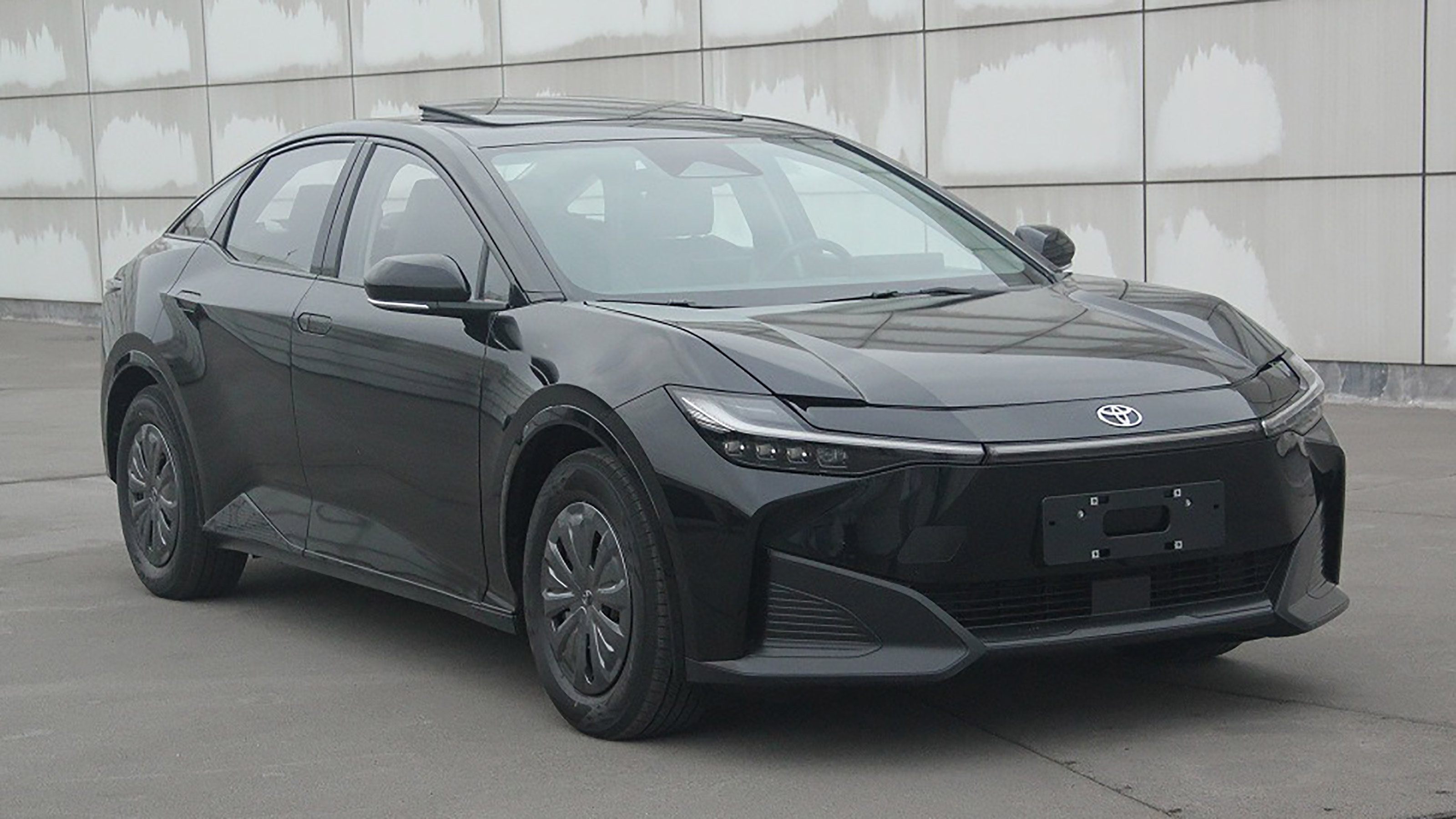 Toyota bZ3 - front