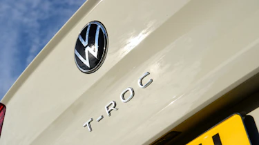 VW T-Roc: rear badge