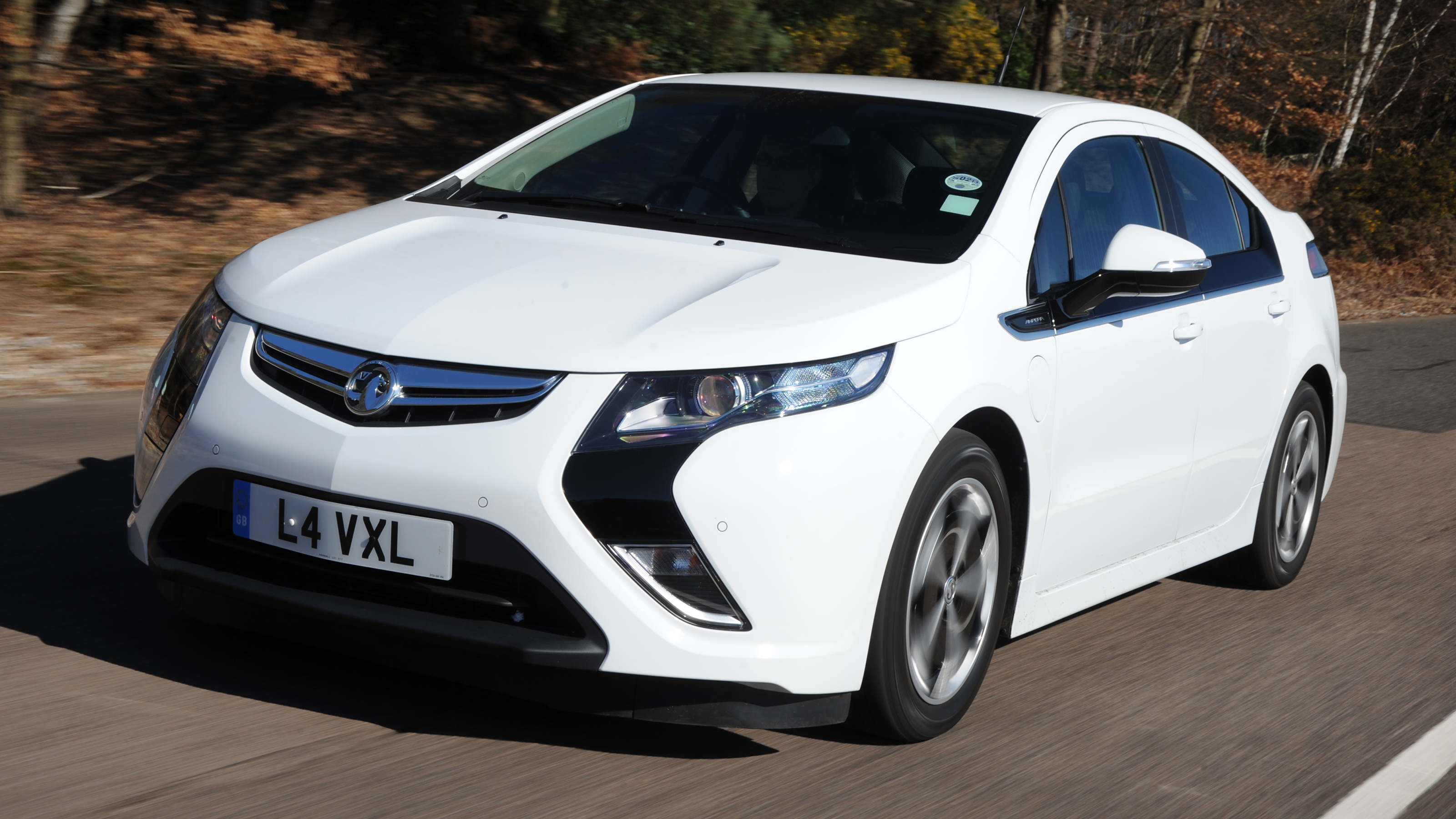 Vauxhall Ampera - front tracking