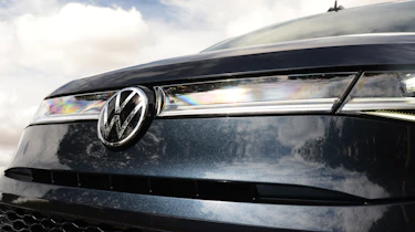 Volkswagen Multivan - front grille