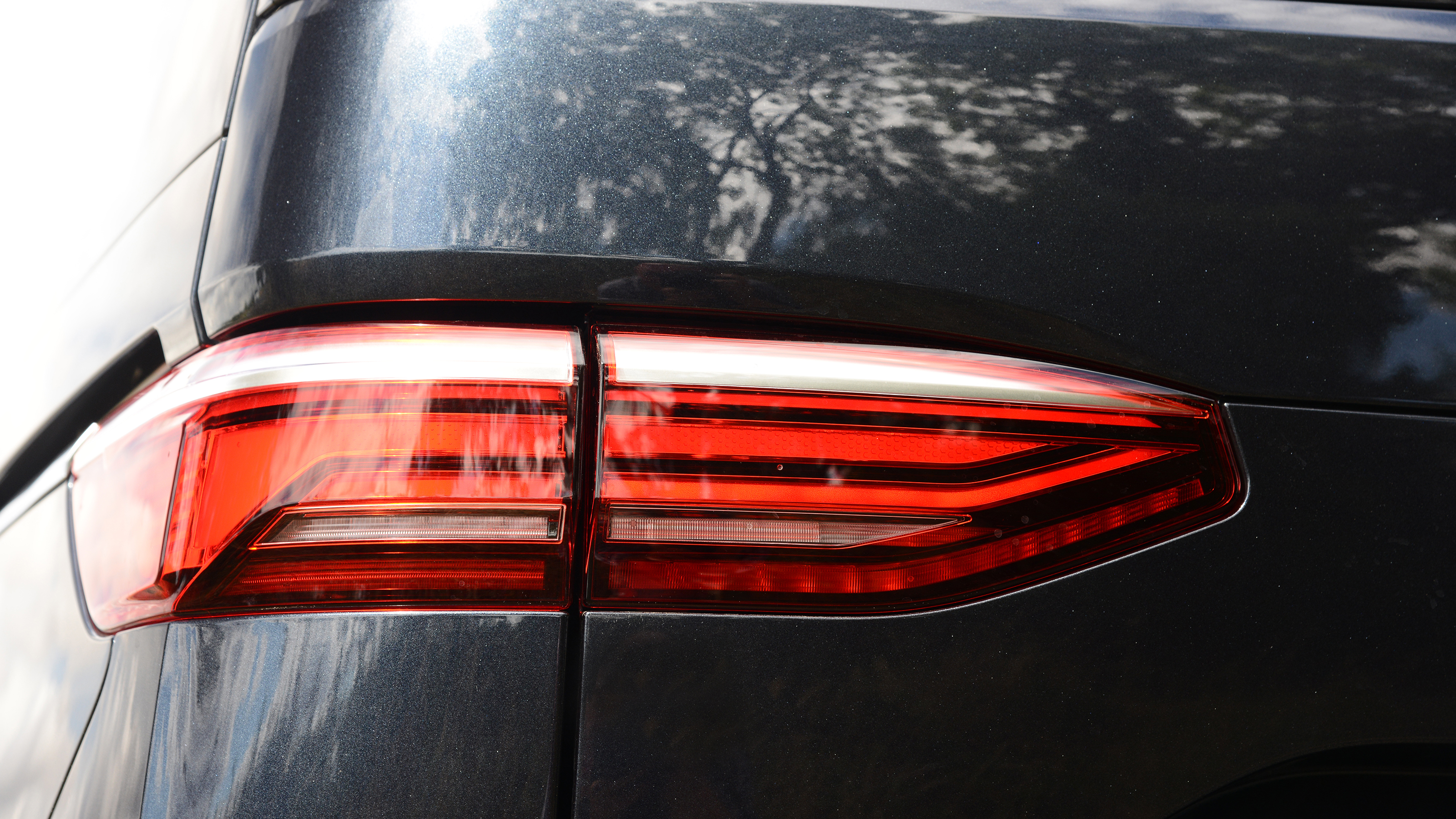 Volkswagen Multivan - taillight