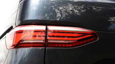 Volkswagen Multivan - taillight