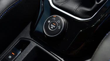 2022 Volkswagen T-Roc R - drive mode selector