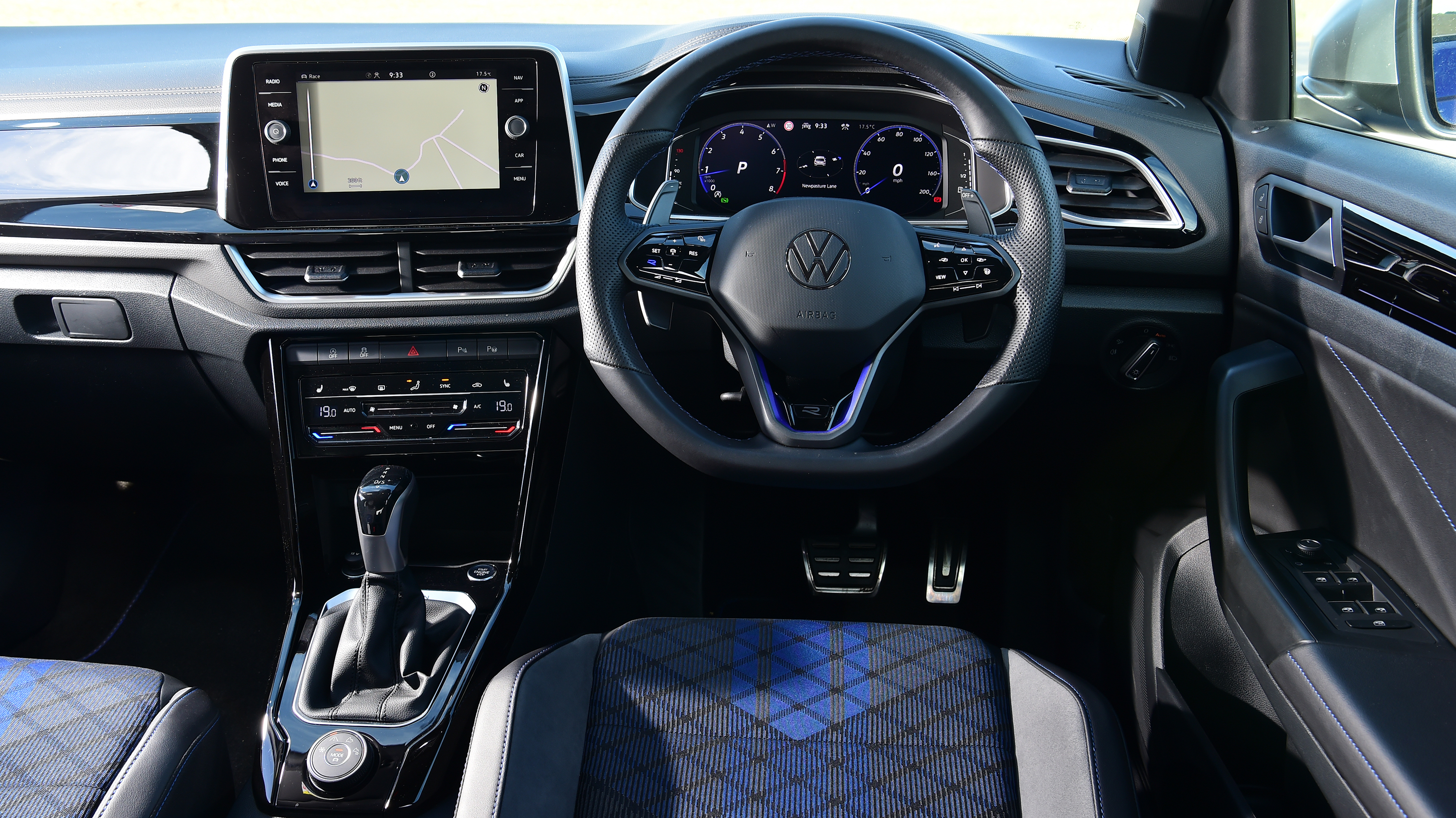 Volkswagen T-Roc R - interior