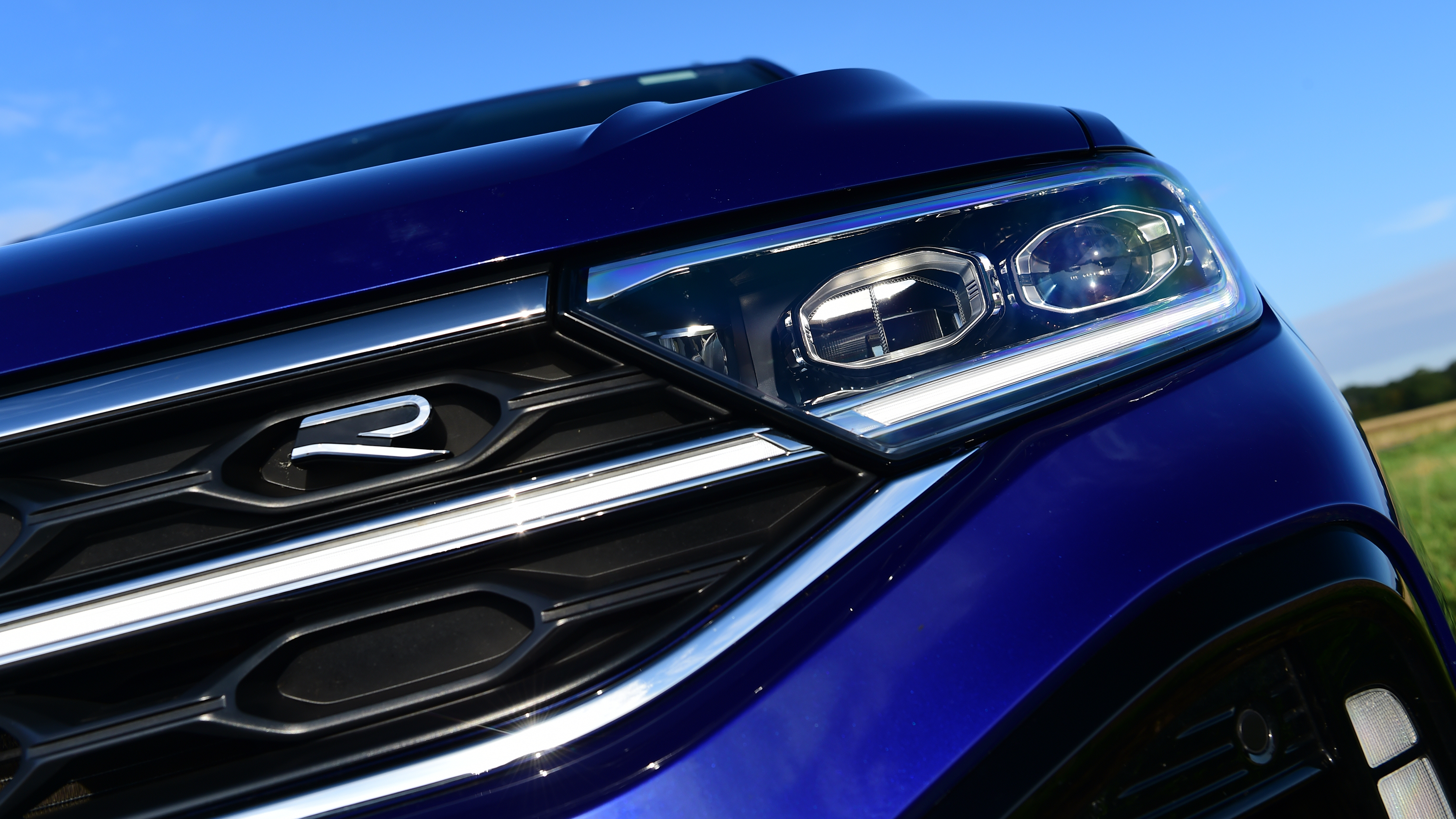 2022 Volkswagen T-Roc R - headlight