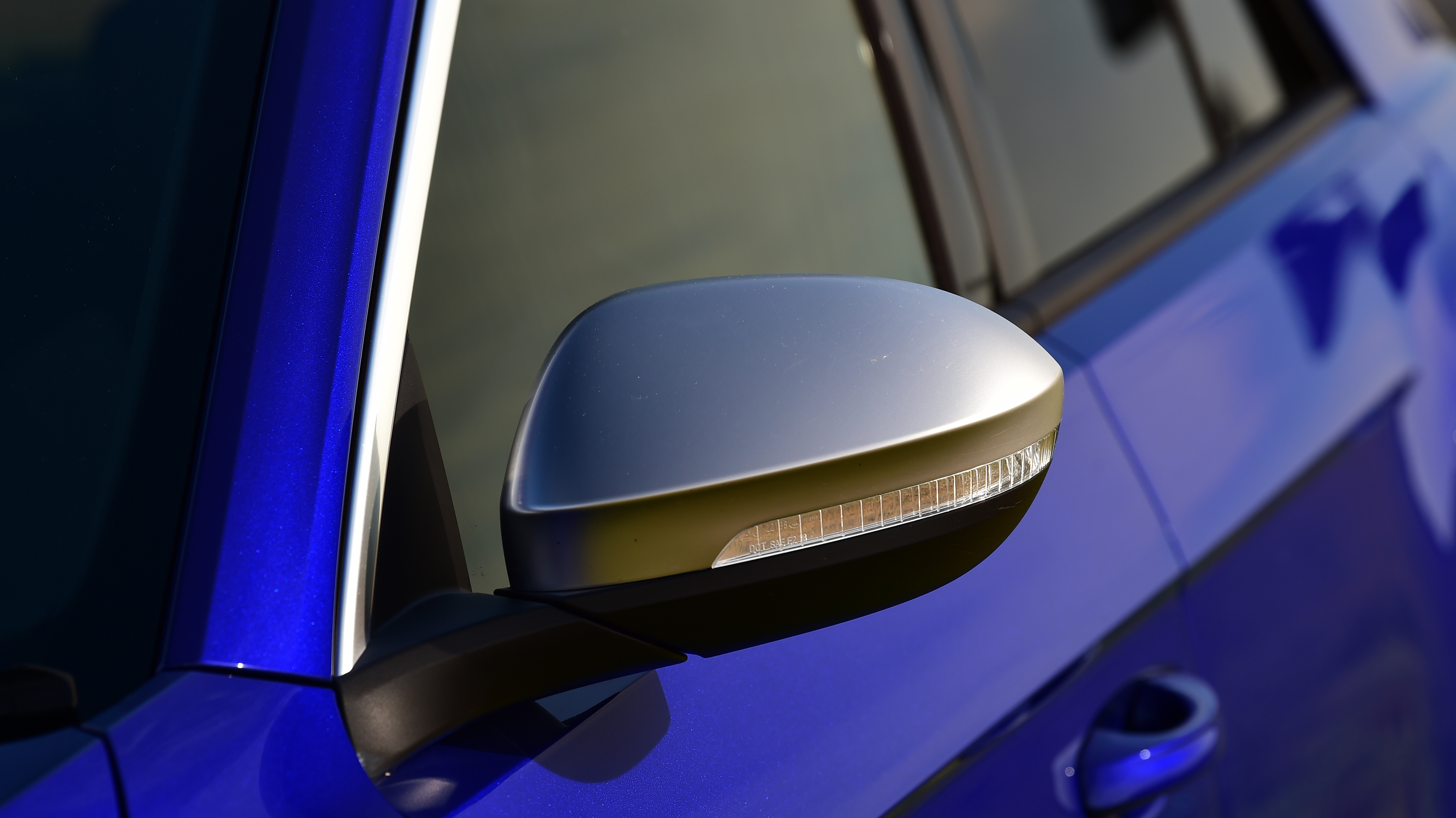 2022 Volkswagen T-Roc R - door mirror