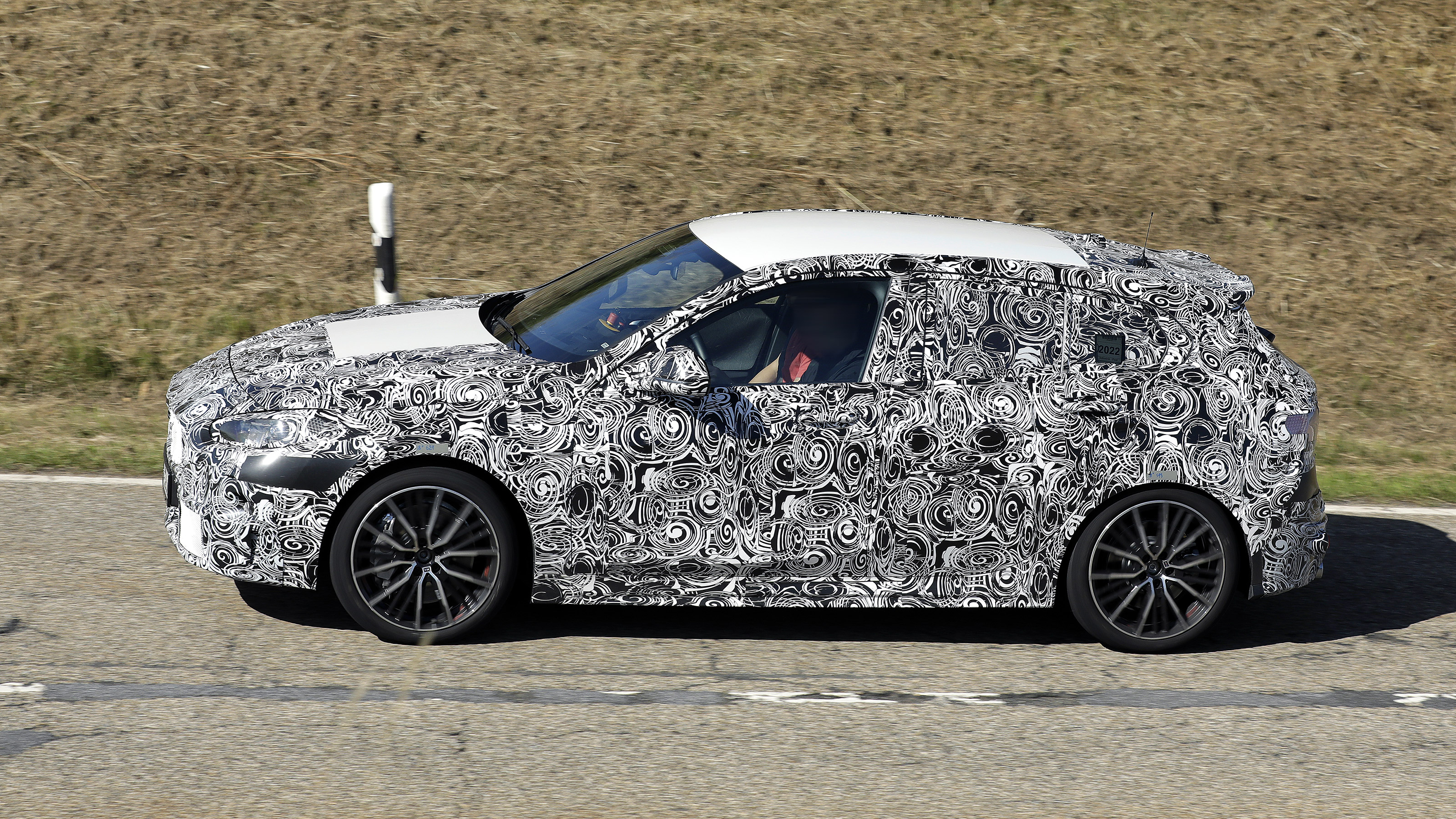 BMW 1 Series facelift spyshot 3