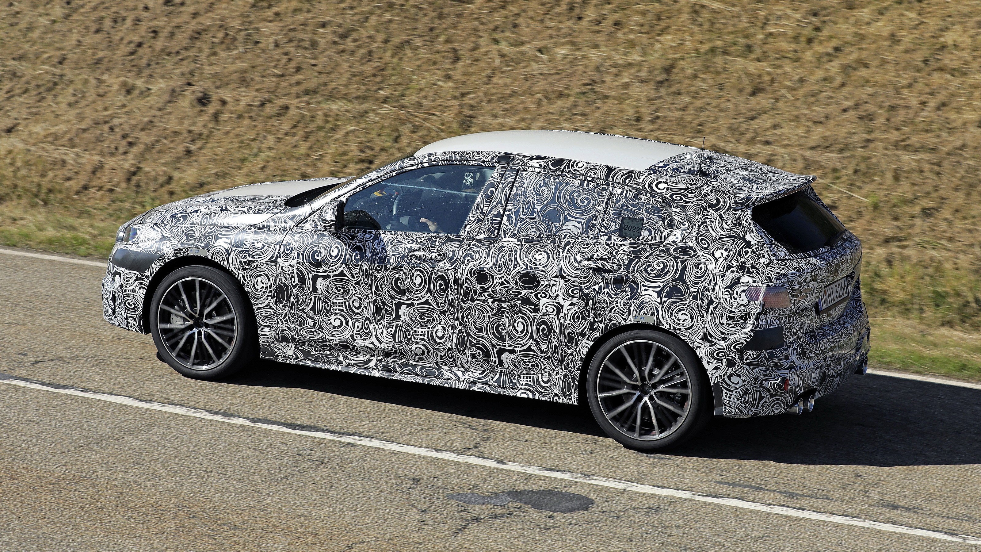 BMW 1 Series facelift spyshot 4